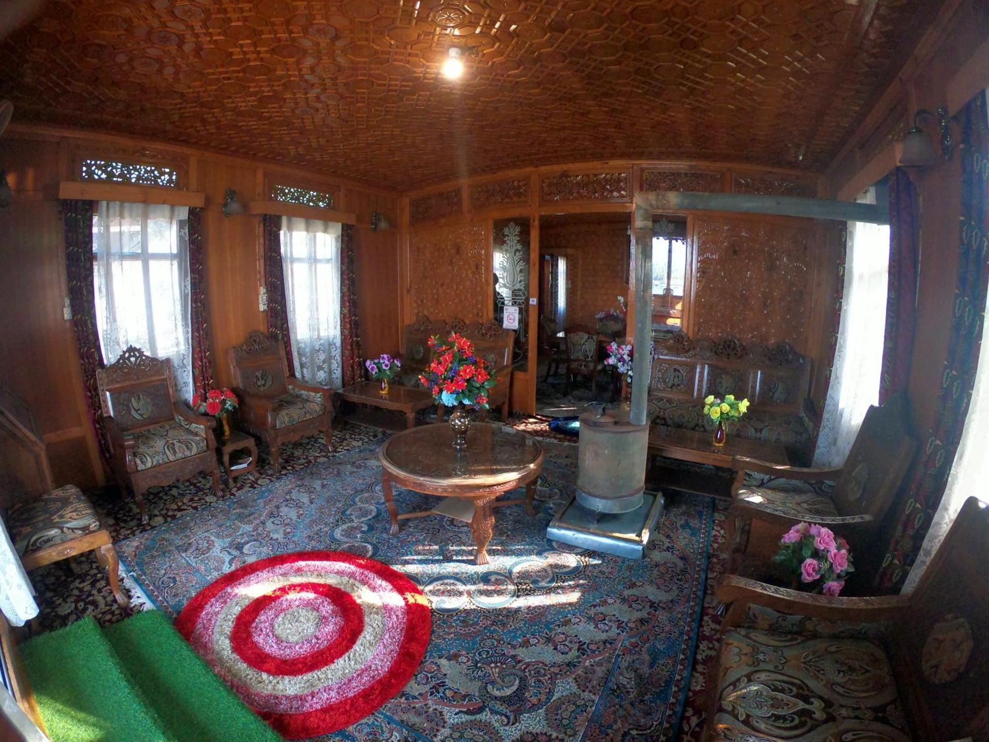 Independent Goonapalace Group of Houseboats Srīnagar Buitenkant foto