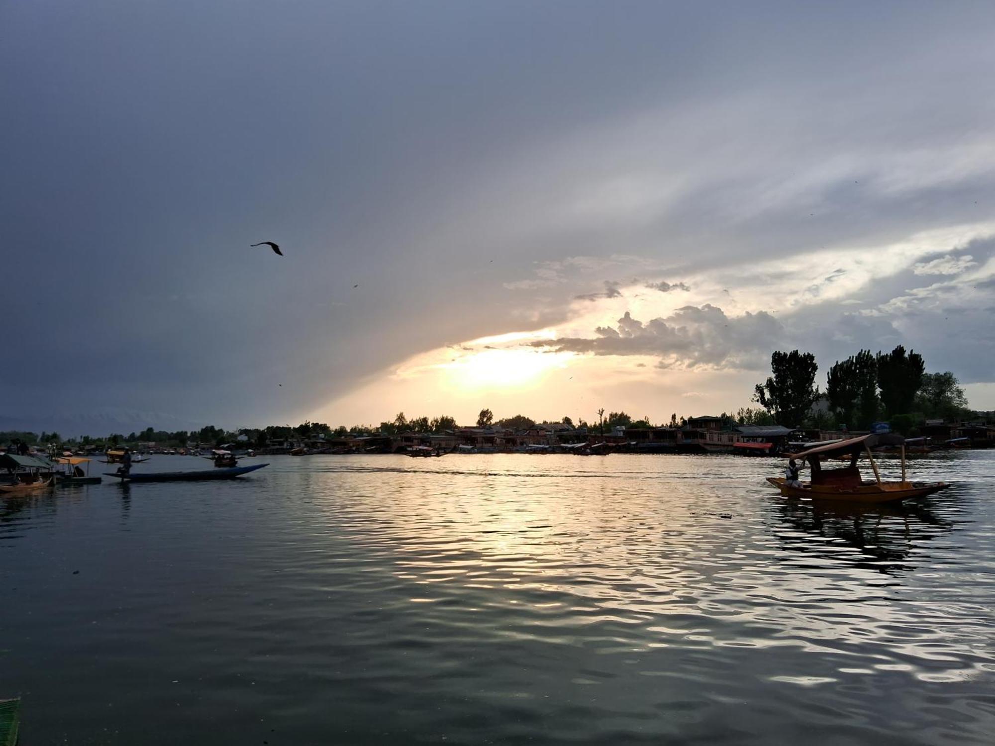 Independent Goonapalace Group of Houseboats Srīnagar Buitenkant foto