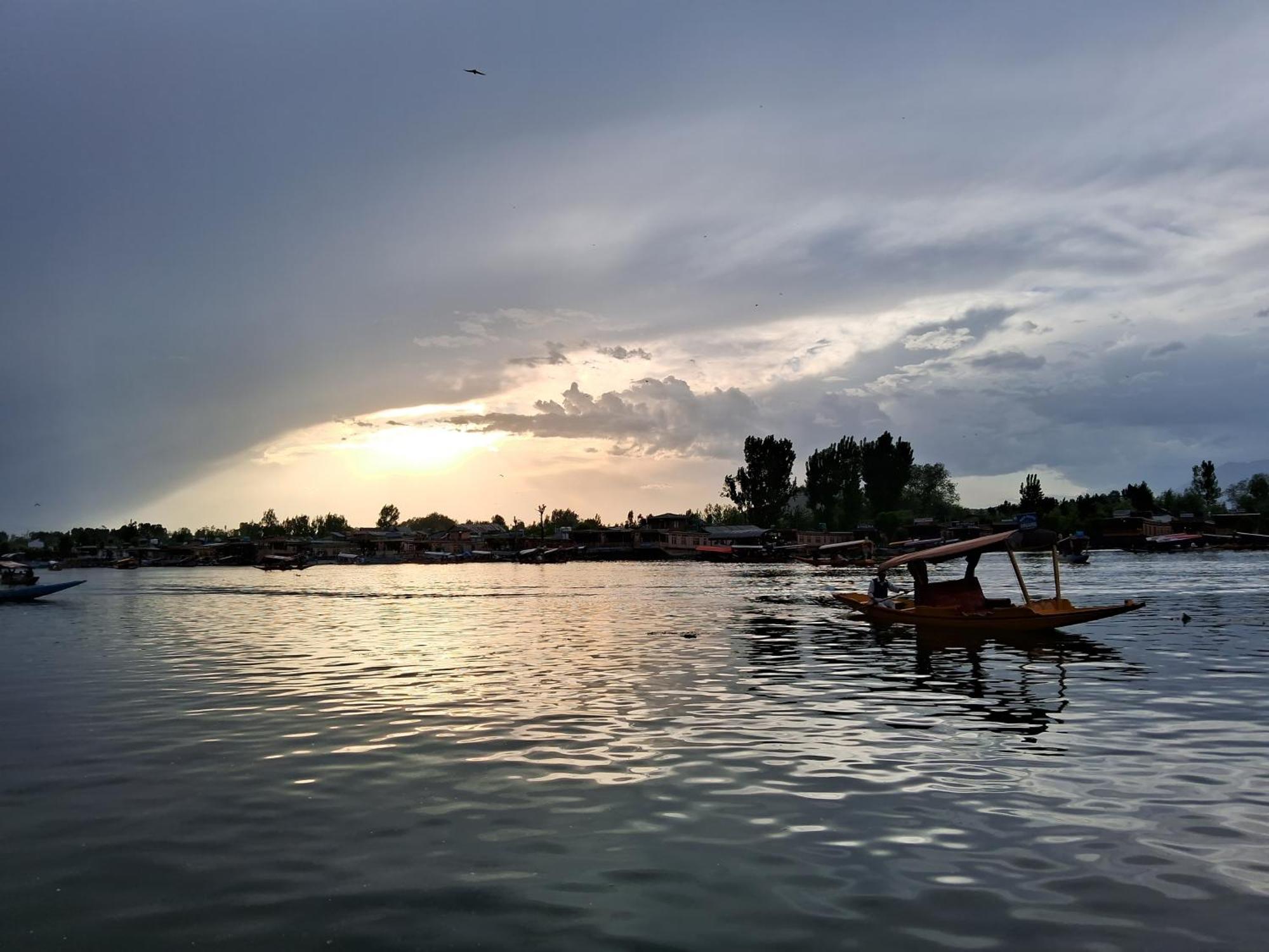 Independent Goonapalace Group of Houseboats Srīnagar Buitenkant foto