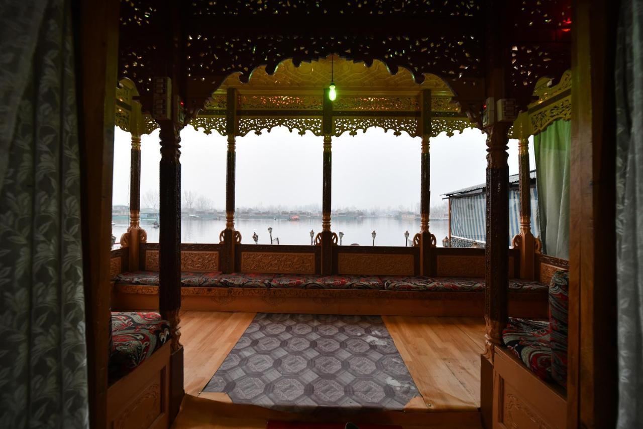 Independent Goonapalace Group of Houseboats Srīnagar Buitenkant foto