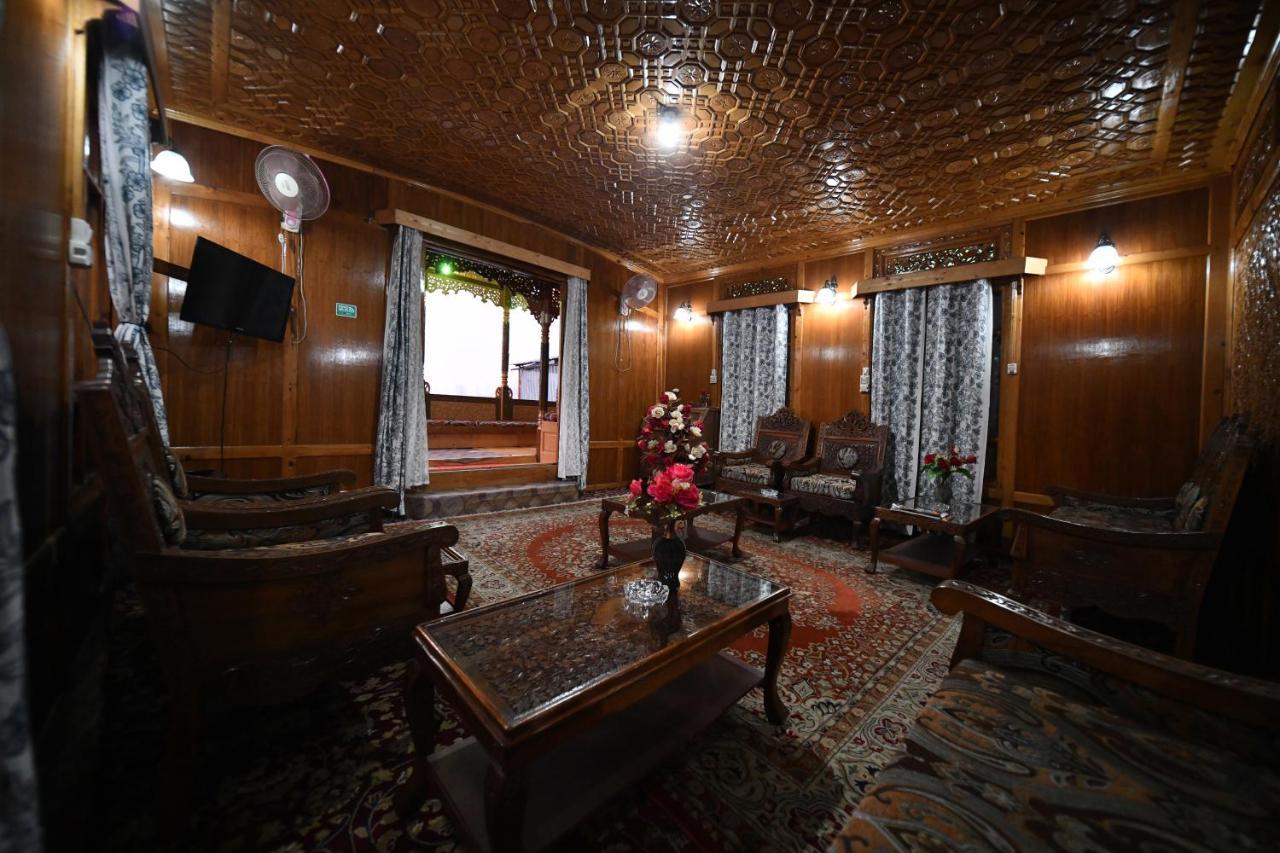 Independent Goonapalace Group of Houseboats Srīnagar Buitenkant foto